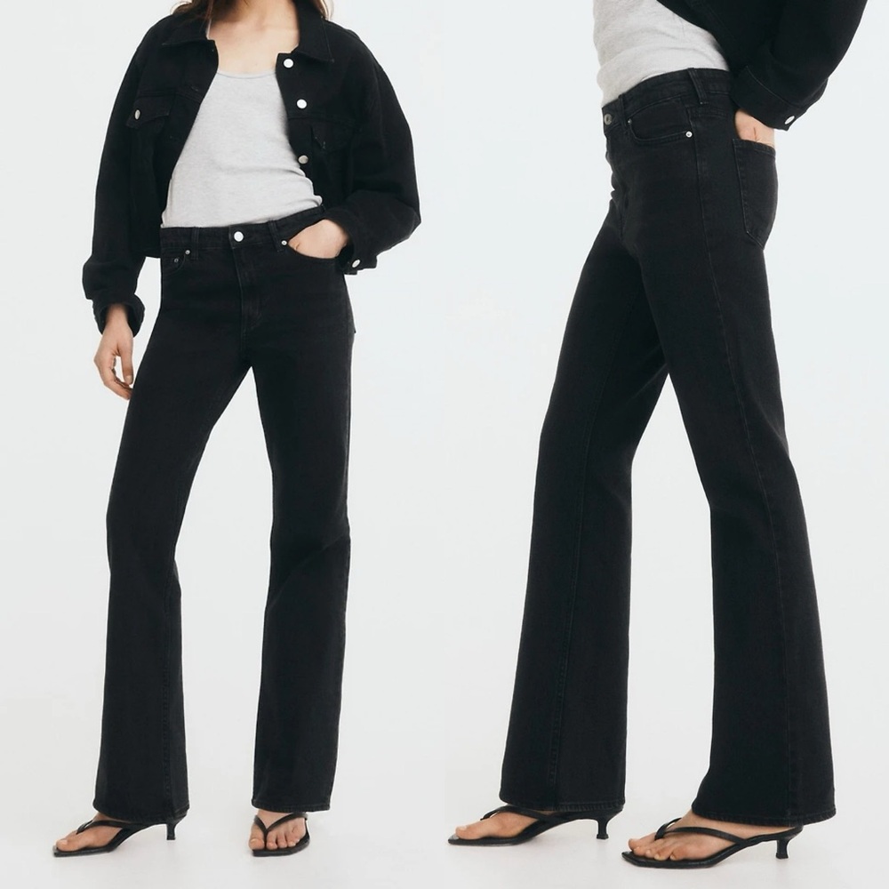 NWT H&M Flare Regular Fit High Waist Black Jeans Size 8 🖤